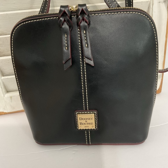 Dooney & Bourke Black Leather Crossbody Bag Trixie - Picture 1 of 11